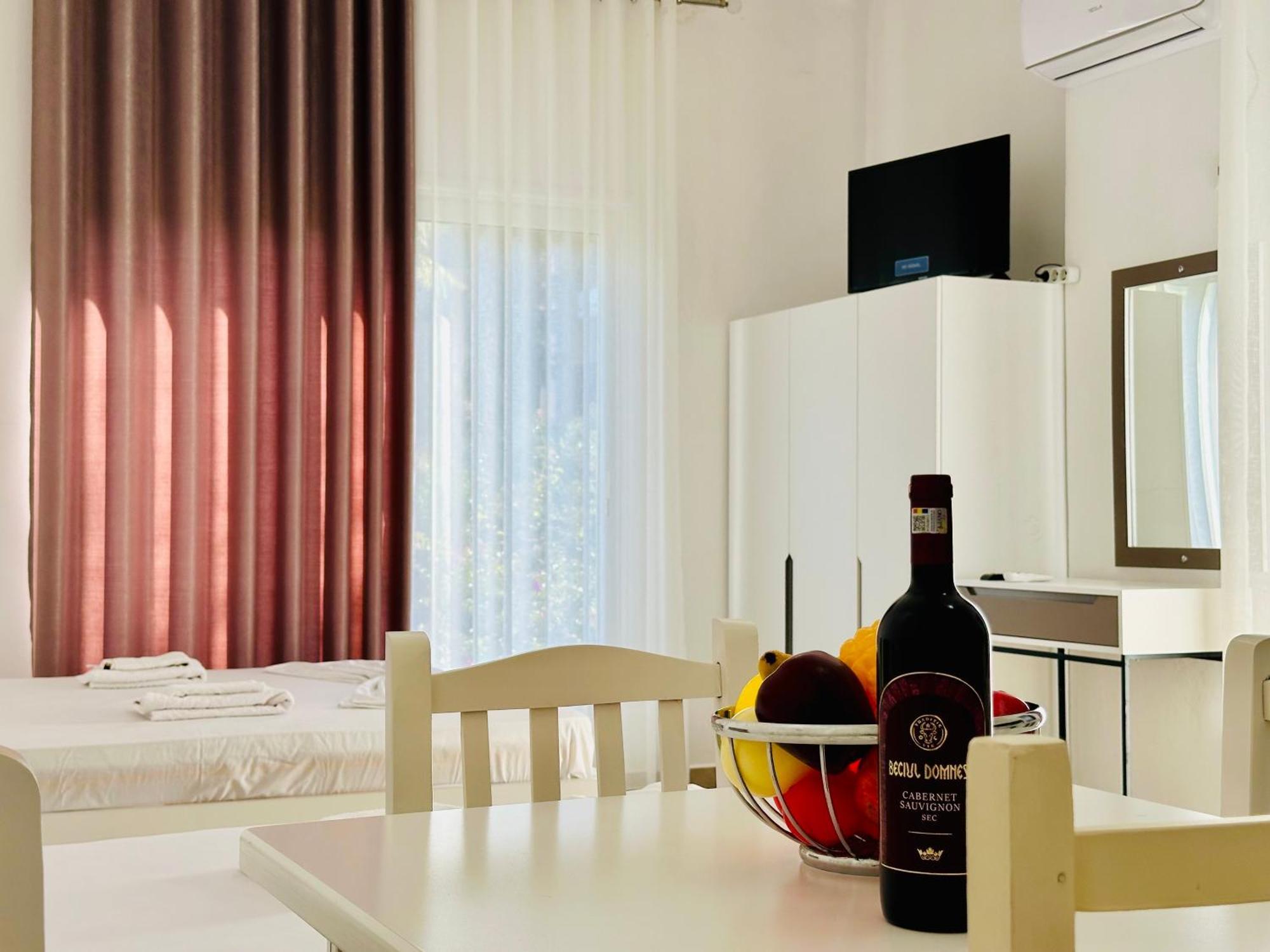 Vlorë Jico Travel - Villa Colombo חדר תמונה