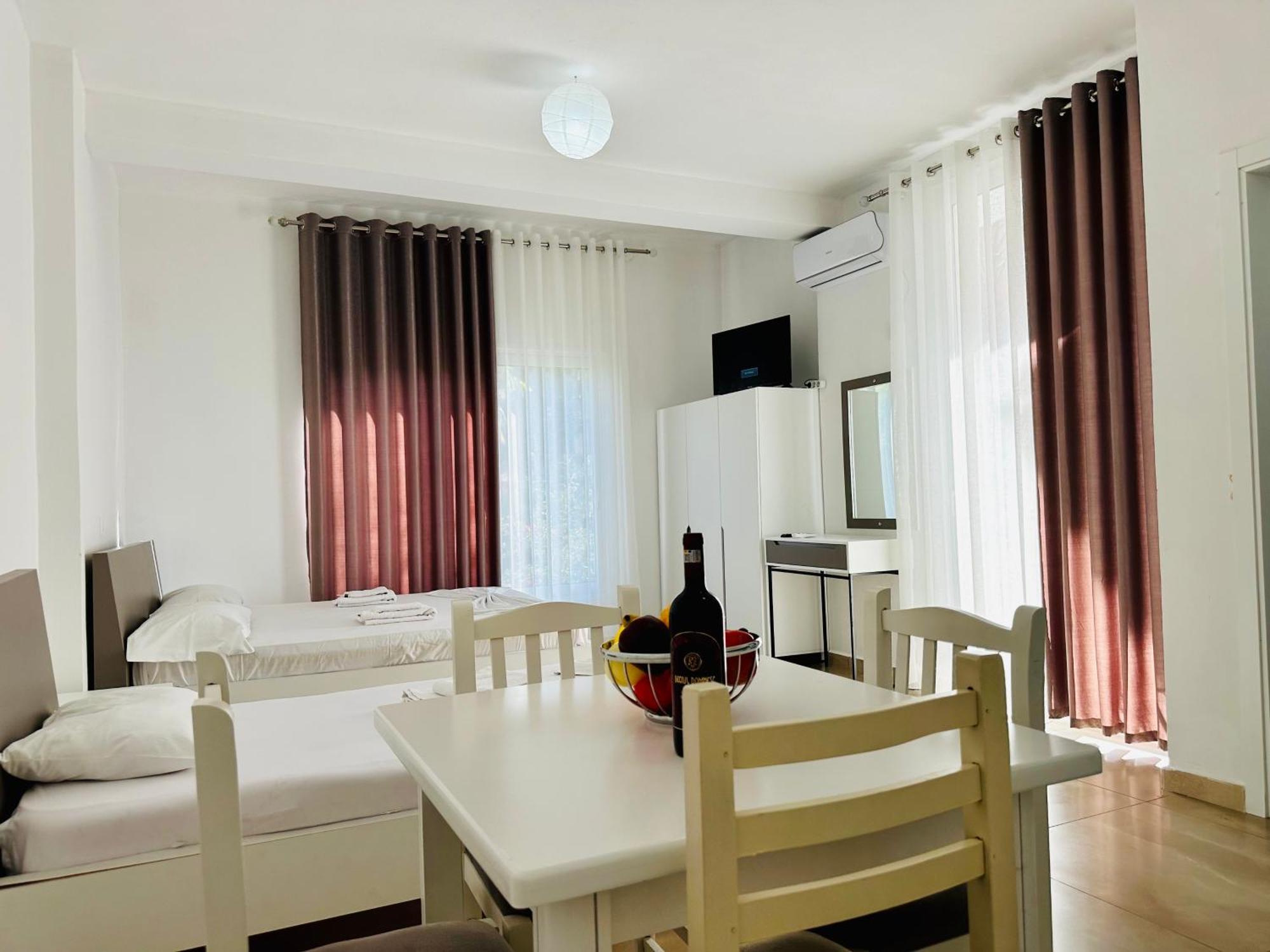 Vlorë Jico Travel - Villa Colombo חדר תמונה