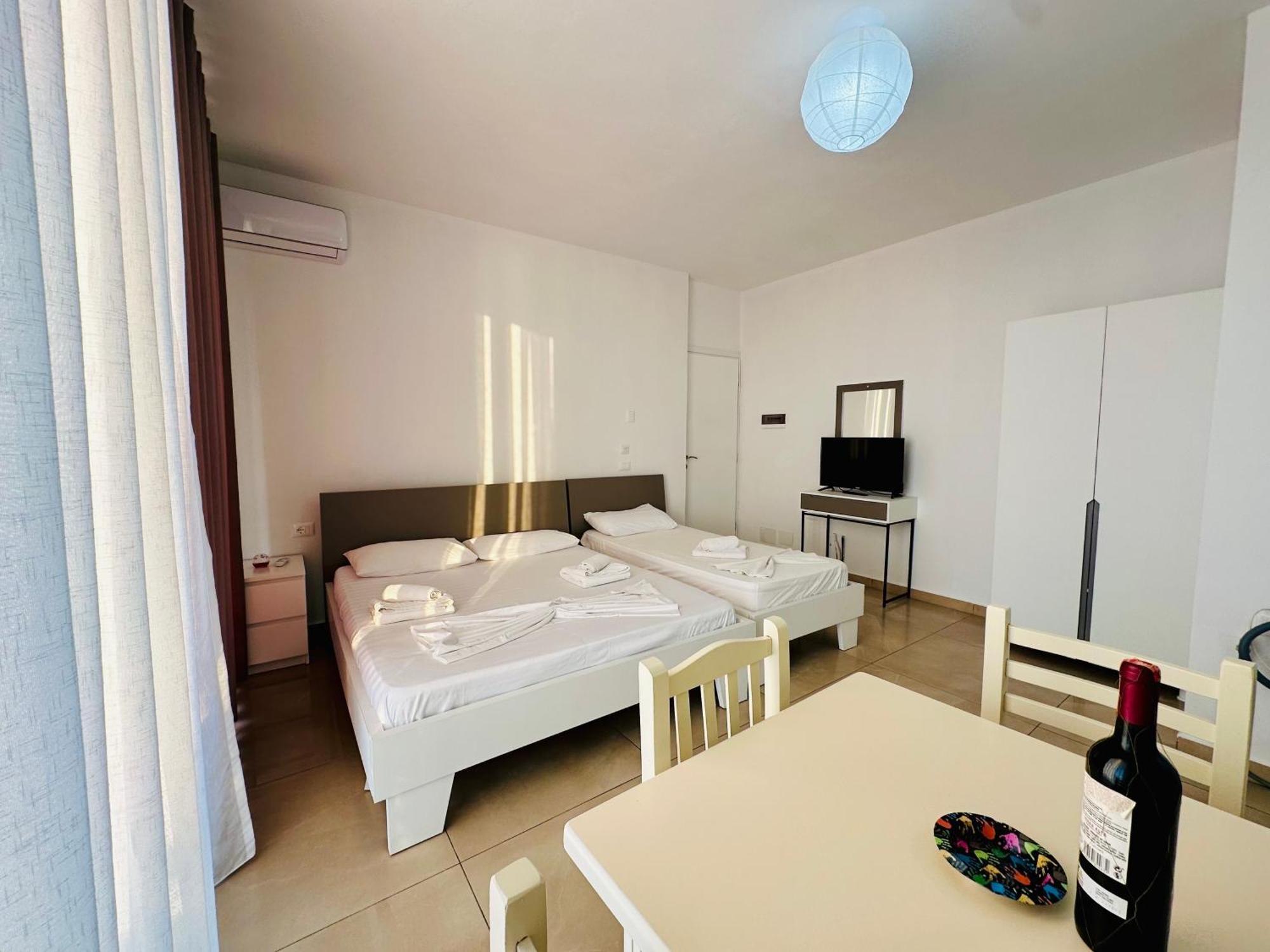 Vlorë Jico Travel - Villa Colombo חדר תמונה